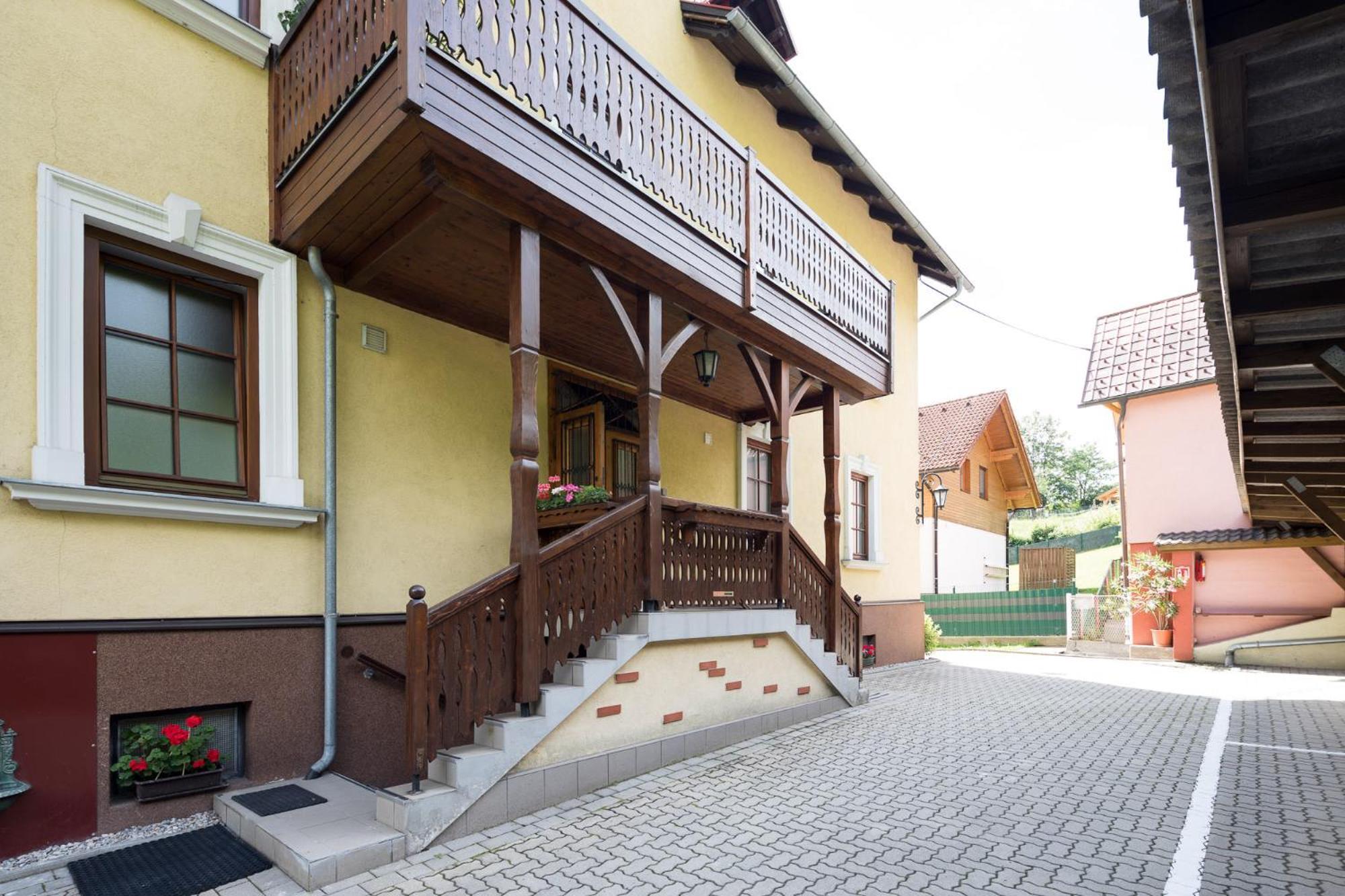 Villa Ganzstein Mürzzuschlag Buitenkant foto